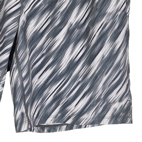 Peloton Turin Shorts Mens Medium Abstract Print Elastic Waist Lined Training Gym - Picture 6 of 13